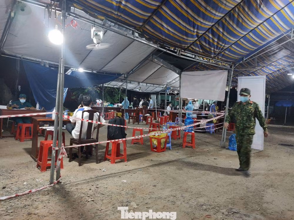 Dự báo trong thời gian tới, dòng người từ các tỉnh Tây nguyên trở lại các tỉnh Đông Nam bộ sẽ tiếp tục tăng khi xe khách hoạt động trở lại.