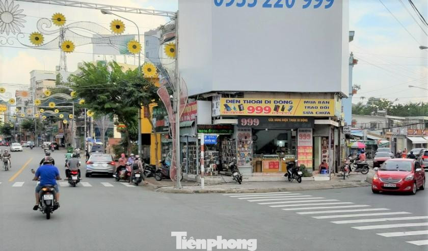 Từ cơ sở được nhận định, Bình Dương thực hiện kế hoạch từng bước nới lỏng giãn cách xã hội tương ứng với cấp độ 3 theo hướng tạm thời “thích ứng tạm thời, linh hoạt, kiểm soát có hiệu quả dịch bệnh COVID-19” của Ban chỉ đạo Quốc gia về phòng, chống dịch COVID-19. Từ cơ sở được nhận định, Bình Dương thực hiện kế hoạch từng bước nới lỏng giãn cách xã hội tương ứng với cấp độ 3 theo hướng tạm thời “thích ứng tạm thời, linh hoạt, kiểm soát có hiệu quả dịch bệnh COVID-19” của Ban chỉ đạo Quốc gia về phòng, chống dịch COVID-19.