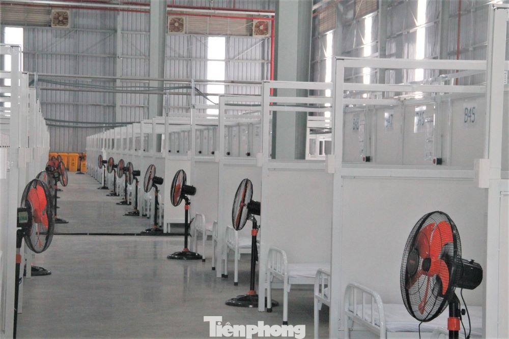 Ở khu D của bệnh viện dã chiến Thới Hòa, nơi tiếp nhận 11.000 F0 nay không còn bệnh nhân nào. Tại khu C, nơi tiếp nhận hơn 10.000 bệnh nhân chỉ còn vài trăm bệnh nhân. Dự kiến đến ngày 9/10, khu C sẽ không còn bệnh nhân. Tại khu A chỉ còn hơn 1.000 bệnh nhân, khu B hơn 2.000 bệnh nhân.
