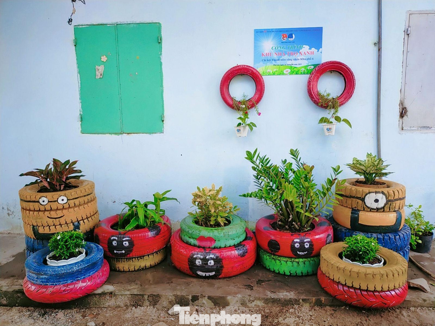 Công trình “Khu nhà trọ xanh”. Tuyên truyền, kêu gọi công nhân lao động nhà trọ chung tay xây dựng nhà trọ có môi trường sống xanh - sạch - đẹp; đồng thời, nâng cao nhận thức đoàn viên, hội viên và người dân bảo vệ môi trường, giữ gìn mỹ quan để xây dựng đô thị văn minh.