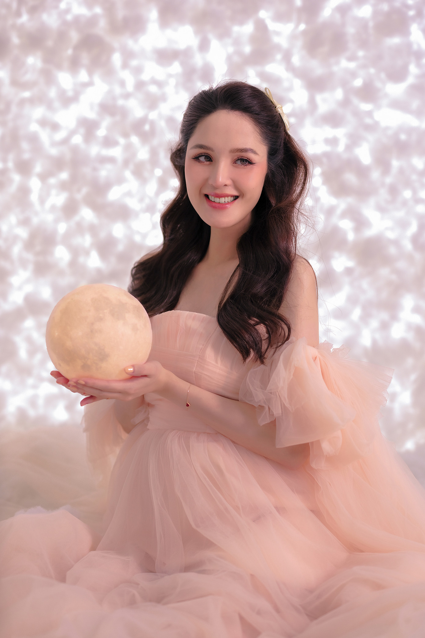 Hình ảnh Á hậu Hoàng Anh trong lần mang bầu thứ 3.