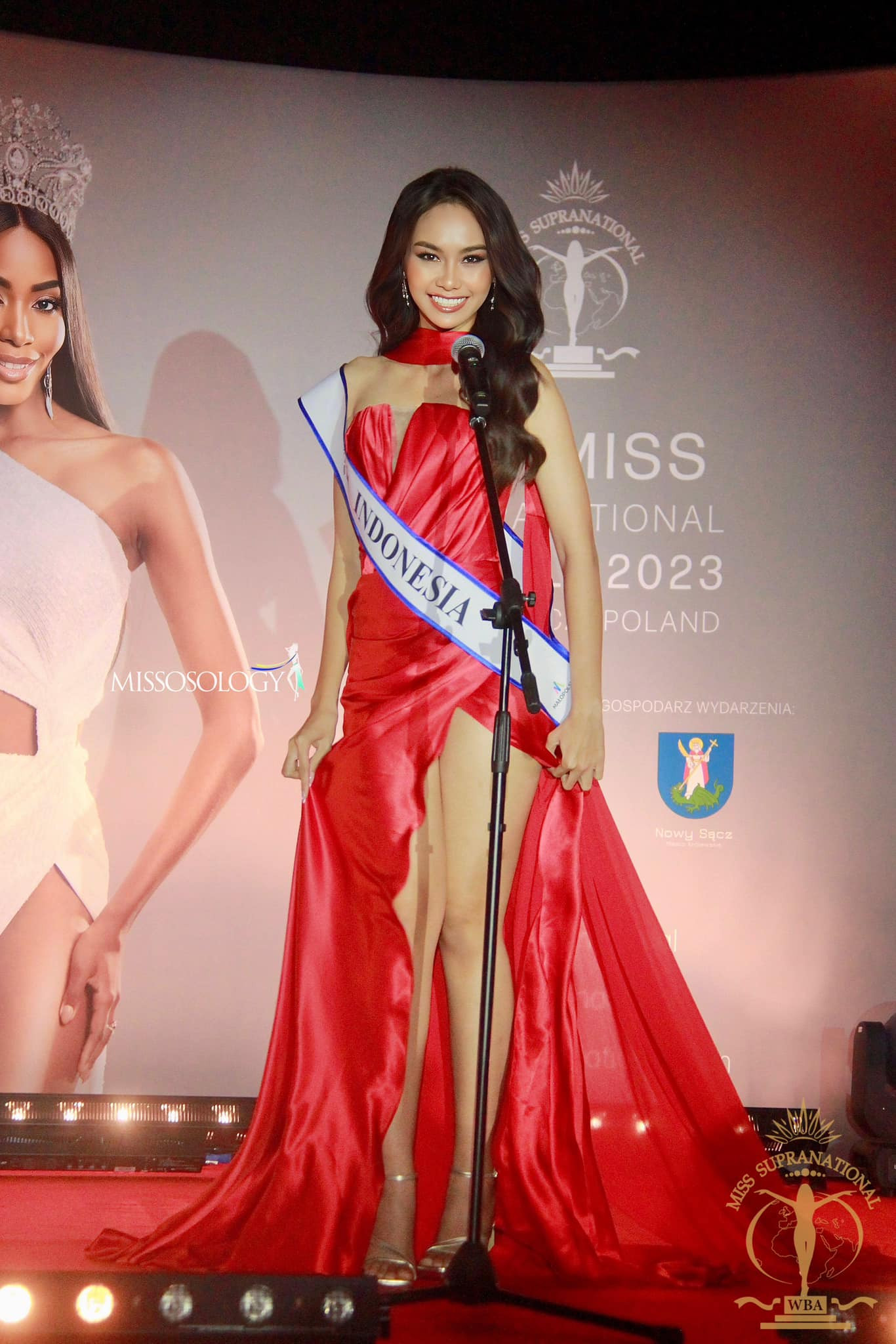 Ở khu vực châu Á, các người đẹp Philippines, Indonesia, Thái Lan và Nhật Bản được xếp vào nhóm những thí sinh tiềm năng. Trang phục của họ trong buổi lễ ra mắt cũng được đánh giá cao.