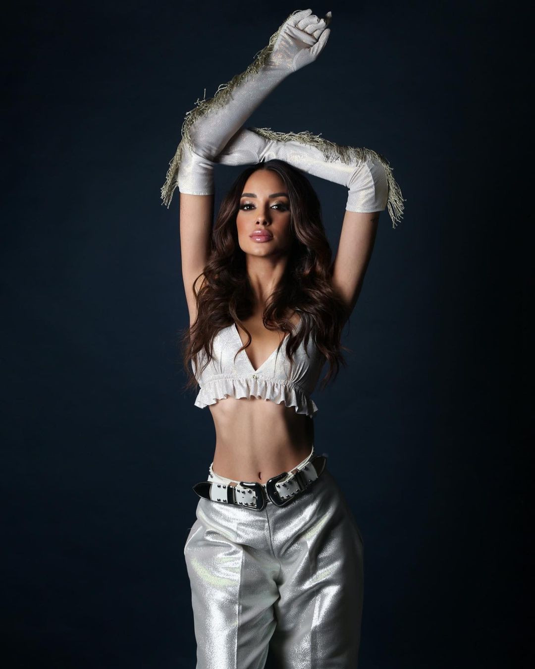 Paula Antonia Henríquez Vargas có khả năng nói tiếng Tây Ban Nha, Bồ Đào Nha và tiếng Anh. Cô cũng có lợi thế về kỹ năng ứng xử, giao tiếp.