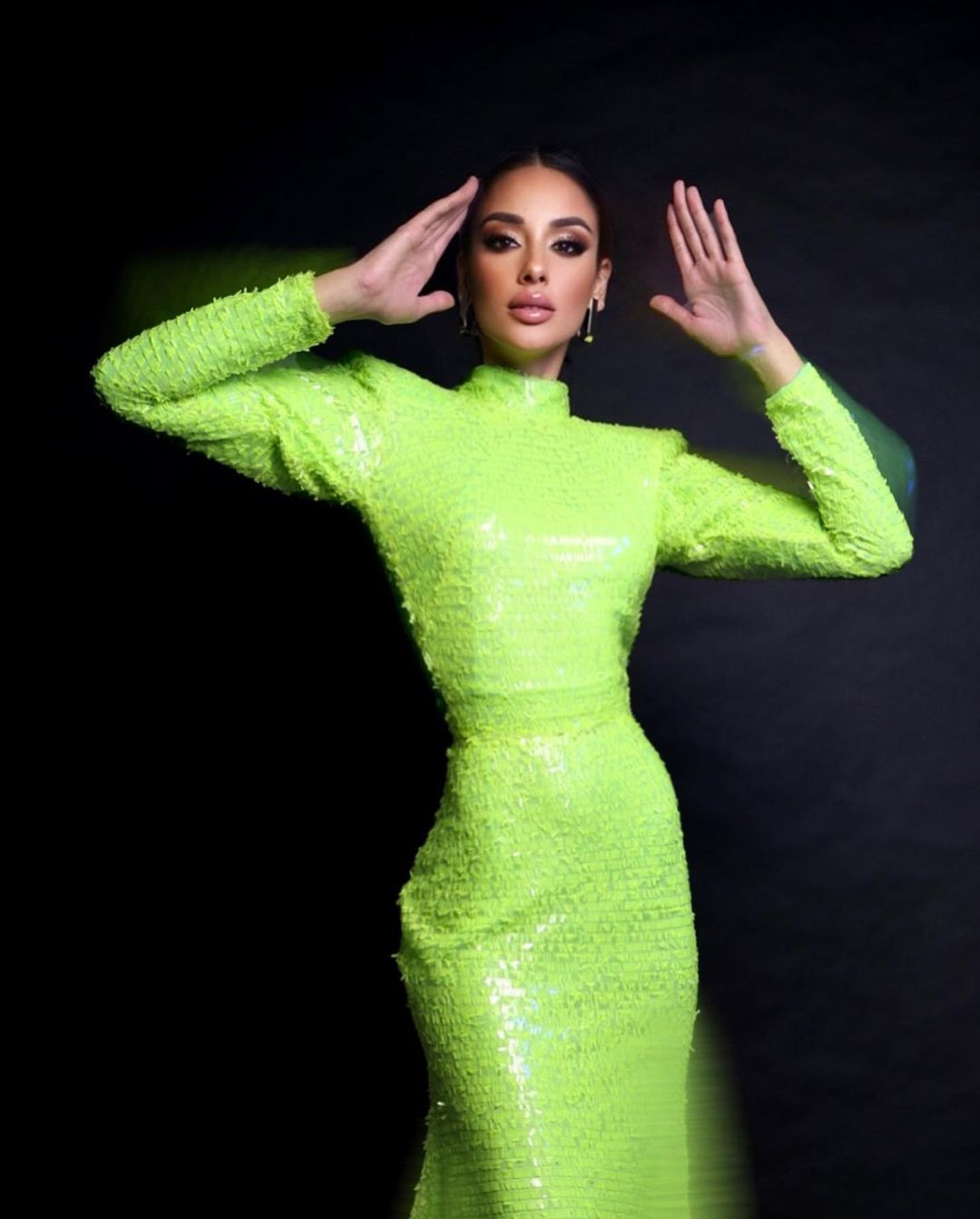 Paula Antonia Henríquez Vargas có khả năng nói tiếng Tây Ban Nha, Bồ Đào Nha và tiếng Anh. Cô cũng có lợi thế về kỹ năng ứng xử, giao tiếp.