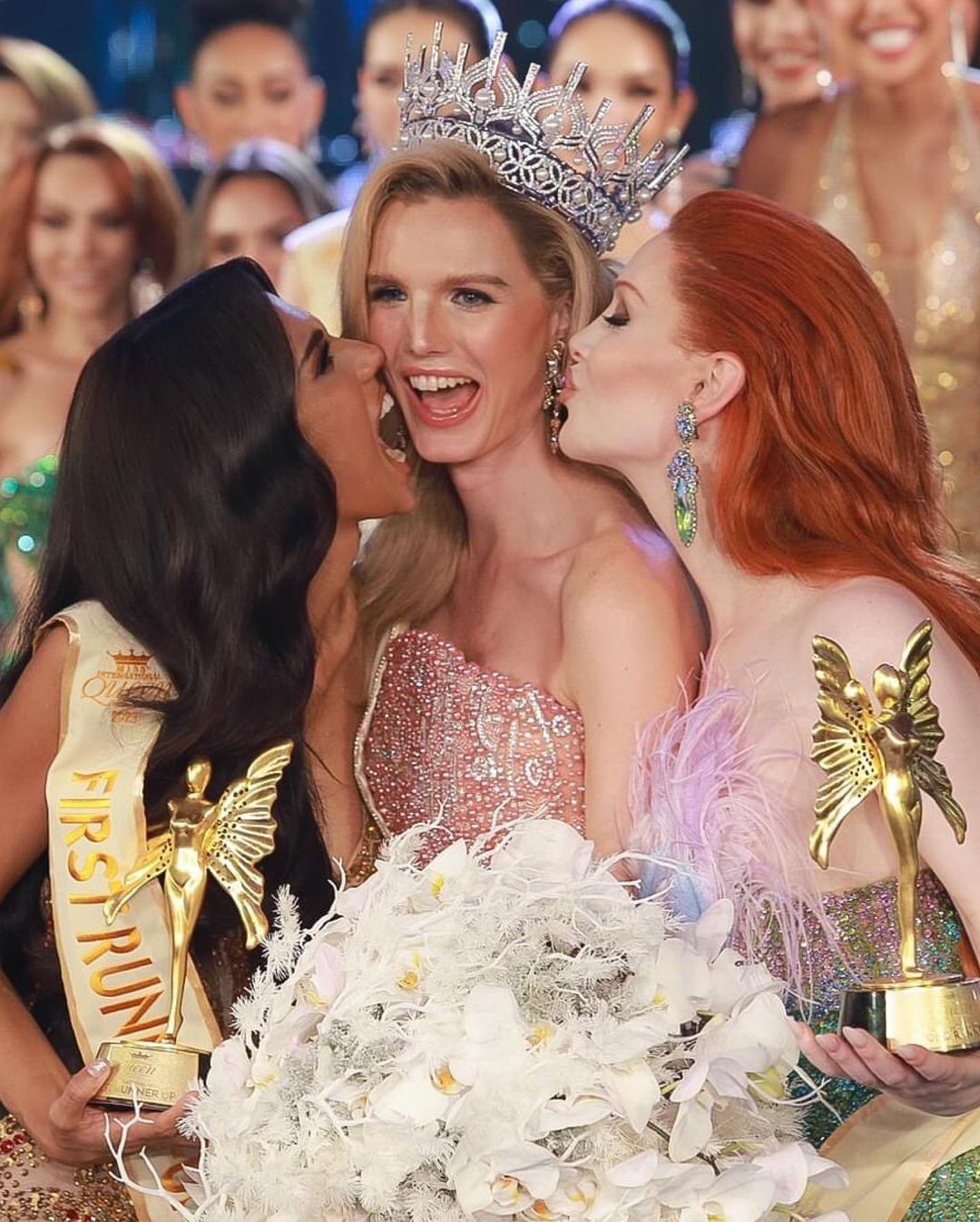 Tối 24/6, người đẹp Hà Lan - Solange Dekker đăng quang ngôi vị Hoa hậu Chuyển giới Quốc tế 2023 trong đêm chung kết tổ chức tại Pattaya, Thái Lan. Cô được người tiền nhiệm là Fuschia Anne Ravena trao lại vương miện.