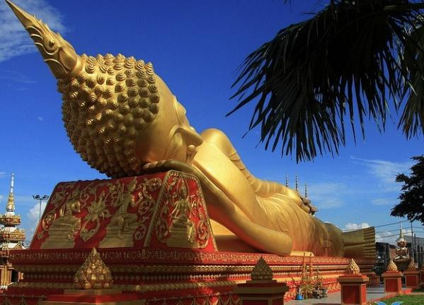 Ngôi chùa nổi tiếng nào được in hình lên quốc huy của Lào? ảnh 2 Ngôi chùa nổi tiếng được in hình trên tiền và quốc huy của Lào?