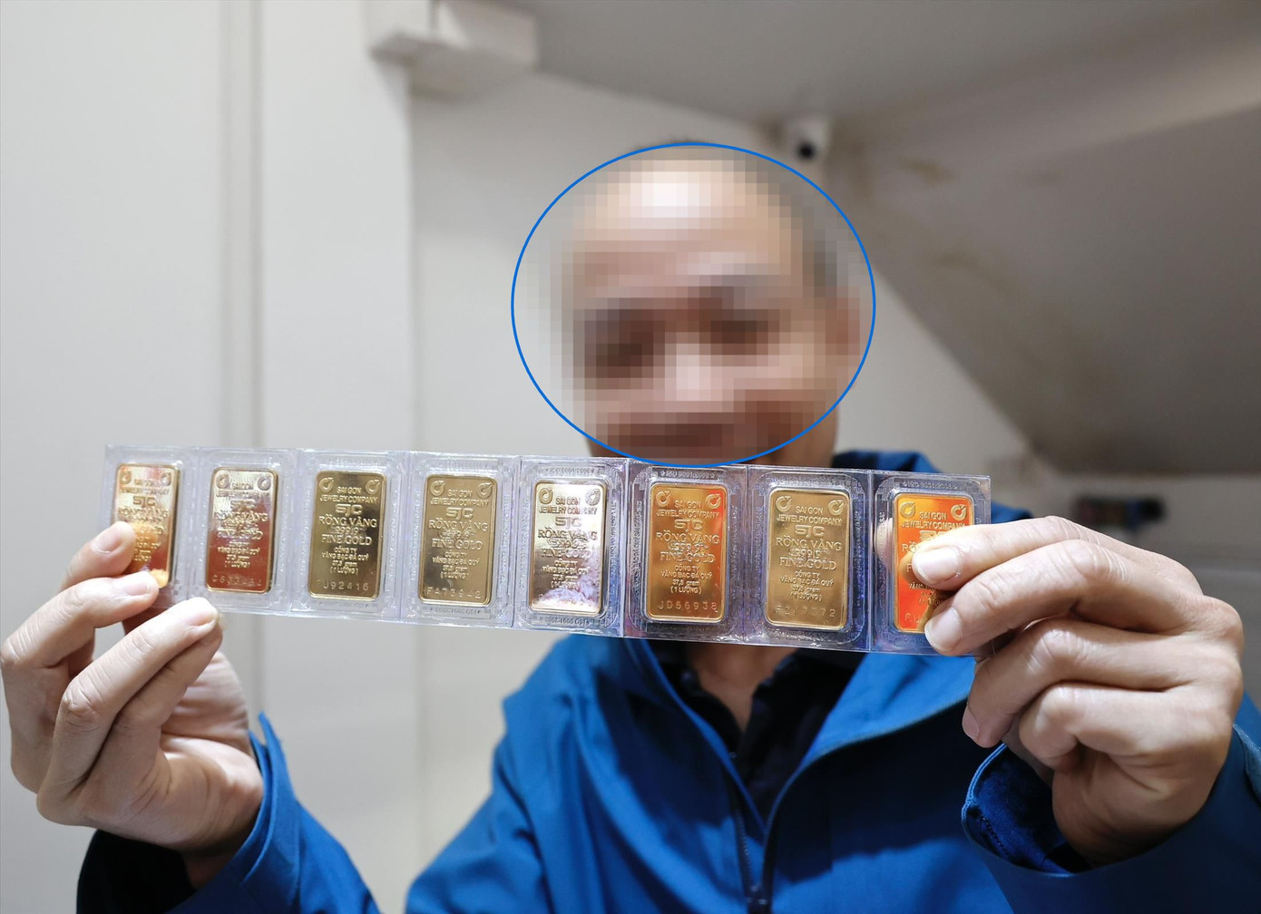 Giá vàng miếng SJC tăng mất kiểm soát.