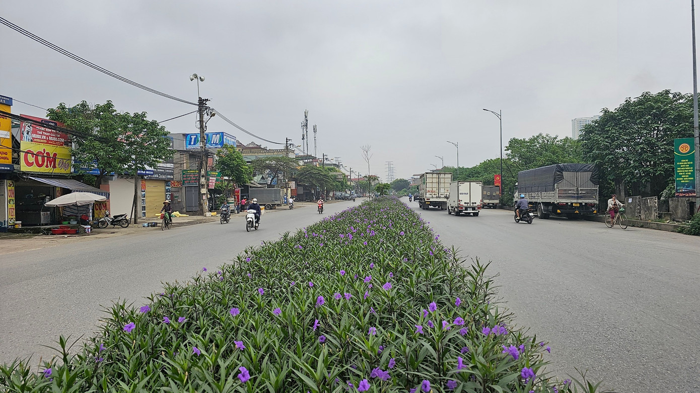 Hiện nay dự án đường Tam Trinh mới chỉ hoàn thành một đoạn khoảng 300m, đoạn qua chung cư 987 Tam Trinh, phường Yên Sở.