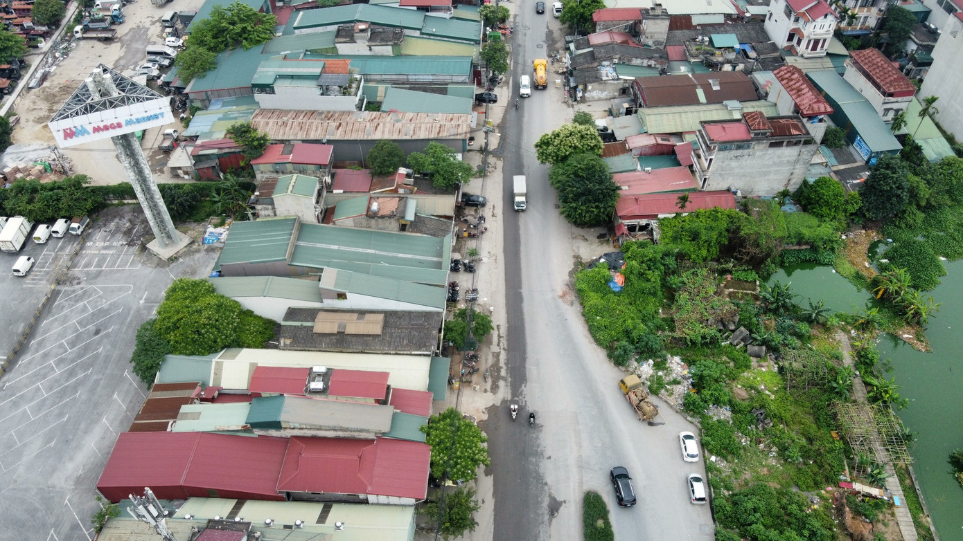 Tại khu vực này cũng hình thành nút thắt cổ chai suốt nhiều năm qua khiến người dân đi lại gặp nhiều khó khăn.