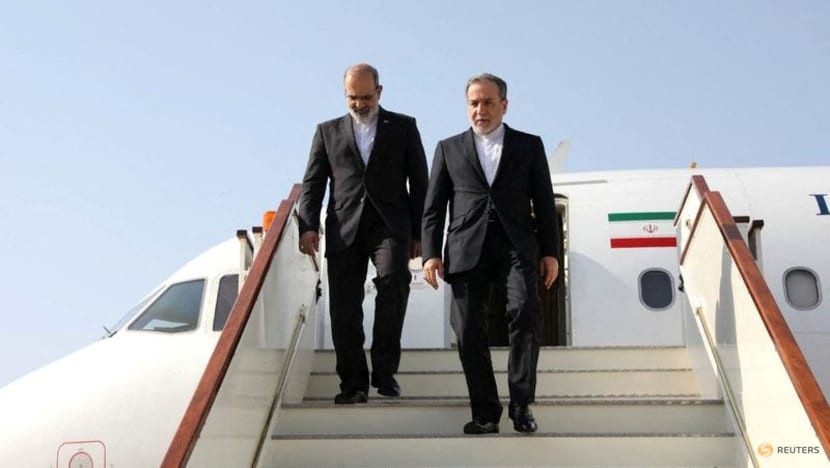 Ngoại trưởng Iran Abbas Araghchi đến Muscat, Oman, tham gia đàm phán với phái đoàn Mỹ, ngày 25/4. (Ảnh: WANA) Ngoại trưởng Iran Abbas Araghchi đến Muscat, Oman, tham gia đàm phán với phái đoàn Mỹ, ngày 25/4. (Ảnh: WANA)