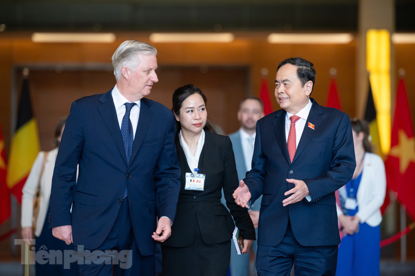 Chủ tịch Quốc hội Trần Thanh Mẫn và Nhà vua Bỉ Philippe trao đổi về hợp tác nghị viện. (Ảnh: Như Ý)