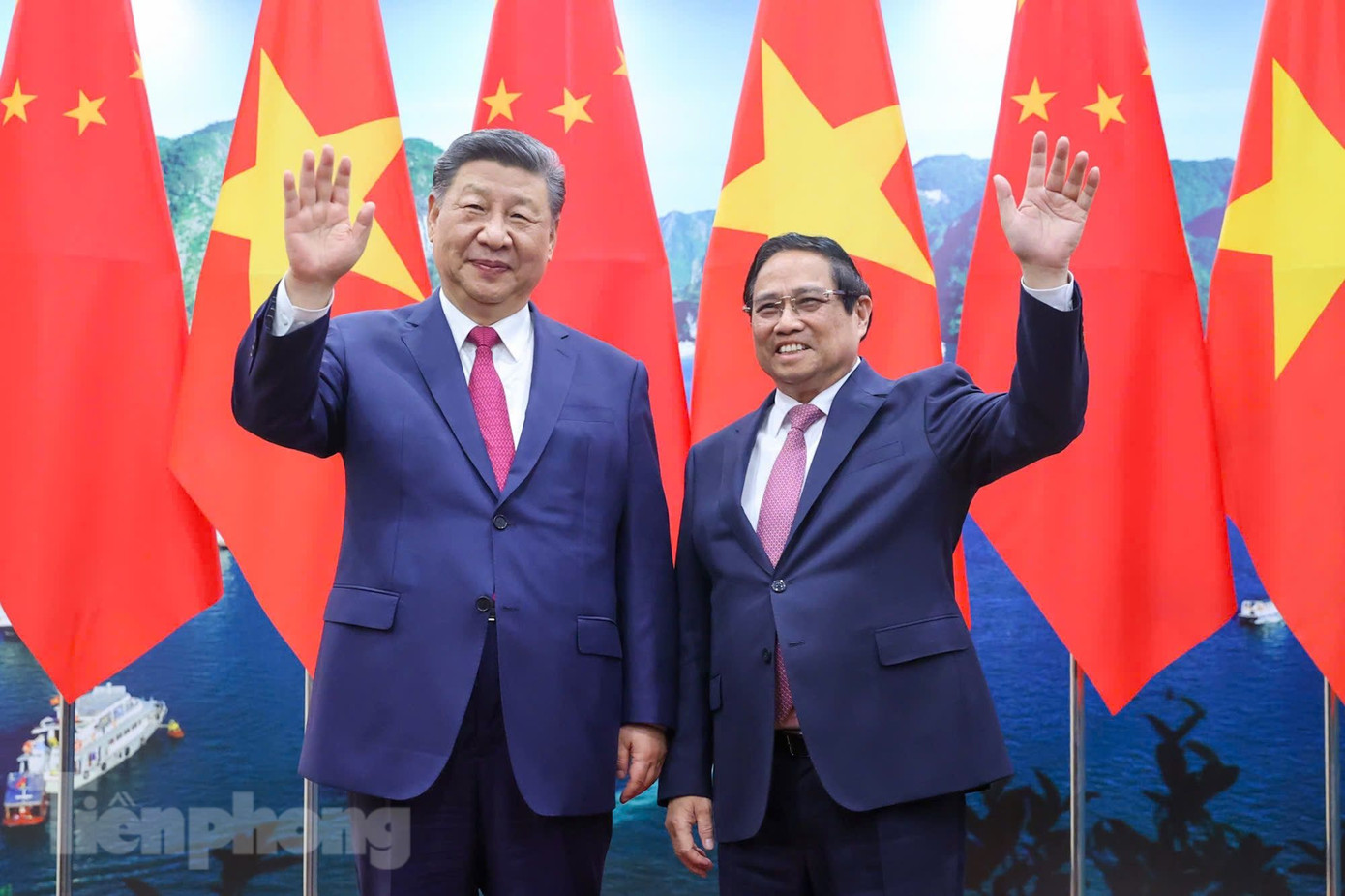 Thủ tướng Phạm Minh Chính hội kiến Tổng Bí thư, Chủ tịch nước Trung Quốc Tập Cận Bình ngày 14/4. Ảnh: Như Ý)