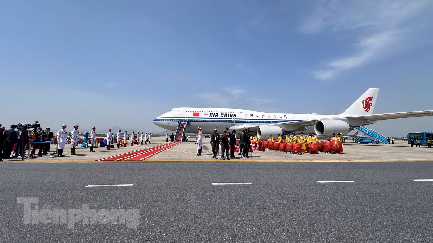 Tổng Bí thư, Chủ tịch nước Trung Quốc Tập Cận Bình rời Hà Nội ảnh 15 Tổng Bí thư, Chủ tịch nước Trung Quốc Tập Cận Bình rời Hà Nội ảnh 15
