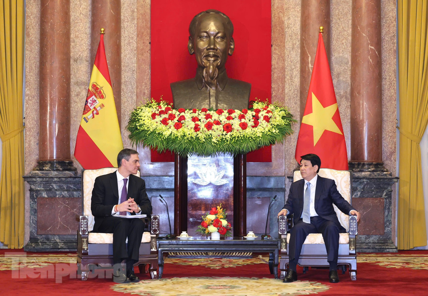 Thủ tướng Pedro Sánchez hội kiến Chủ tịch nước Lương Cường. (Ảnh: Như Ý)