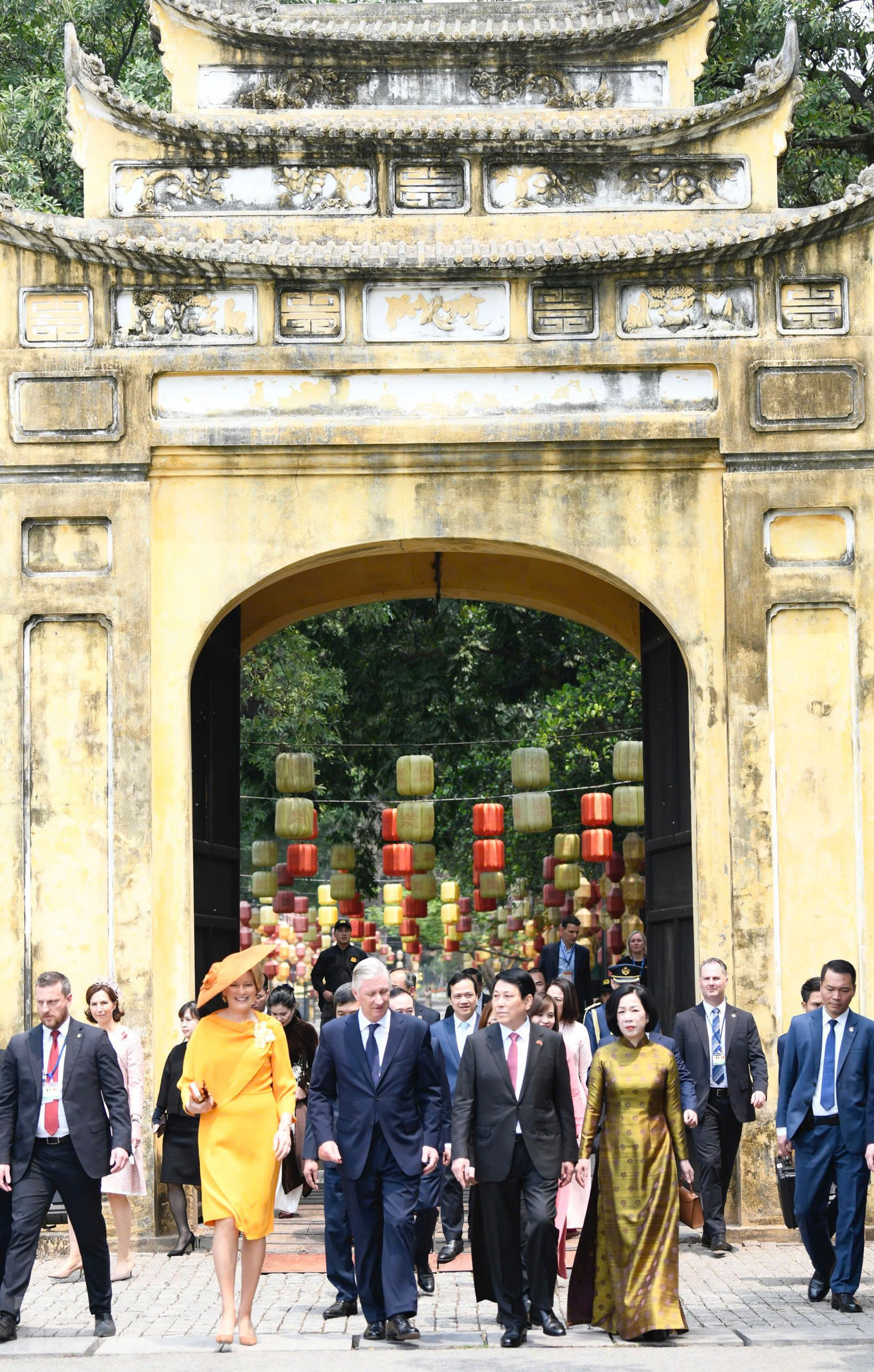 Chủ tịch nước Lương Cường và Phu nhân Nguyễn Thị Minh Nguyệt cùng Nhà vua Bỉ Philippe và Hoàng hậu Mathilde trong chuyến thăm Hoàng thành Thăng Long. (Ảnh: Như Ý) Chủ tịch nước Lương Cường và Phu nhân Nguyễn Thị Minh Nguyệt cùng Nhà vua Bỉ Philippe và Hoàng hậu Mathilde trong chuyến thăm Hoàng thành Thăng Long. (Ảnh: Như Ý)
