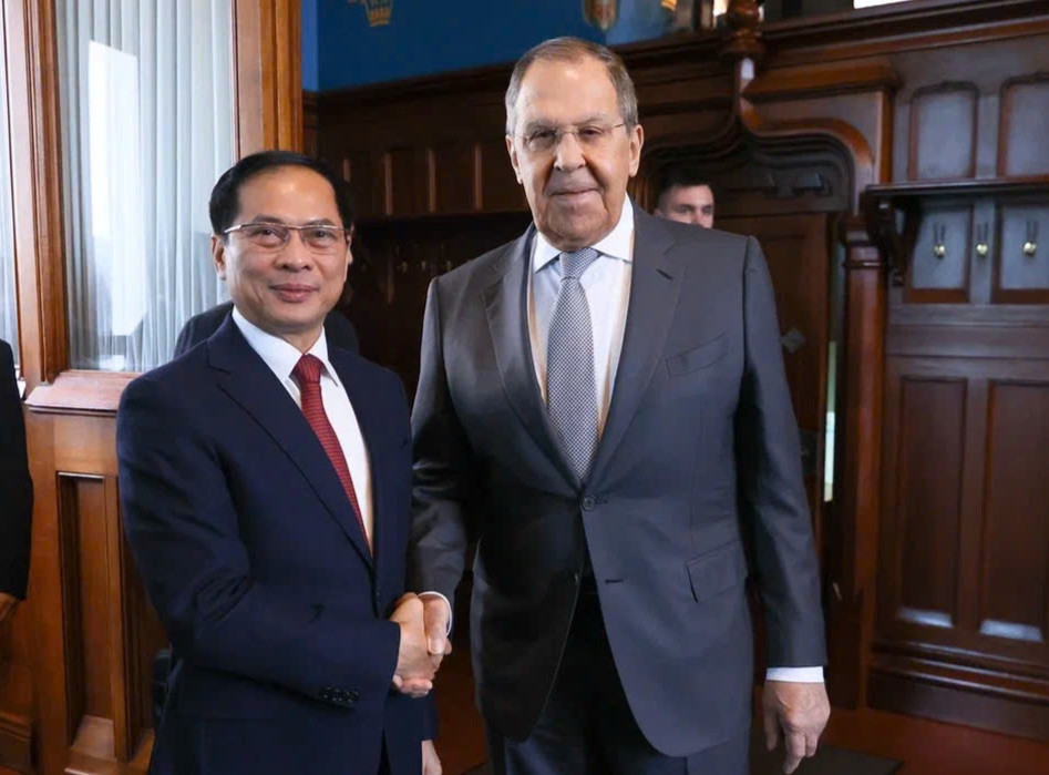 Phó Thủ tướng, Bộ trưởng Ngoại giao Bùi Thanh Sơn trong cuộc hội đàm Bộ trưởng Ngoại giao Nga Sergey Lavrov ngày 2/4. (Ảnh: Mofa) Phó Thủ tướng, Bộ trưởng Ngoại giao Bùi Thanh Sơn trong cuộc hội đàm Bộ trưởng Ngoại giao Nga Sergey Lavrov ngày 2/4. (Ảnh: Mofa)