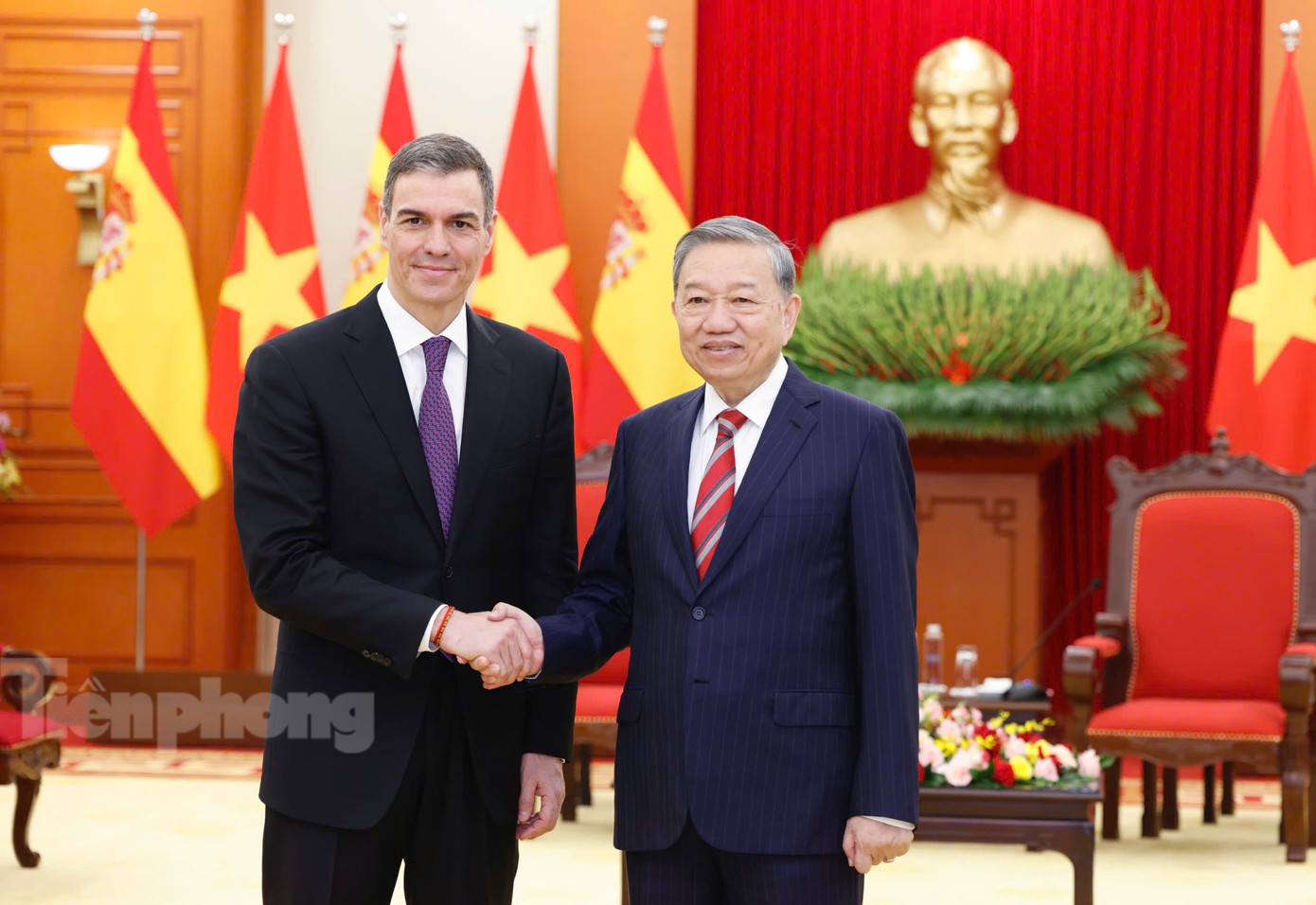 Tổng Bí thư Tô Lâm tiếp Thủ tướng Tây Ban Nha Pedro Sánchez. (Ảnh: Như Ý)