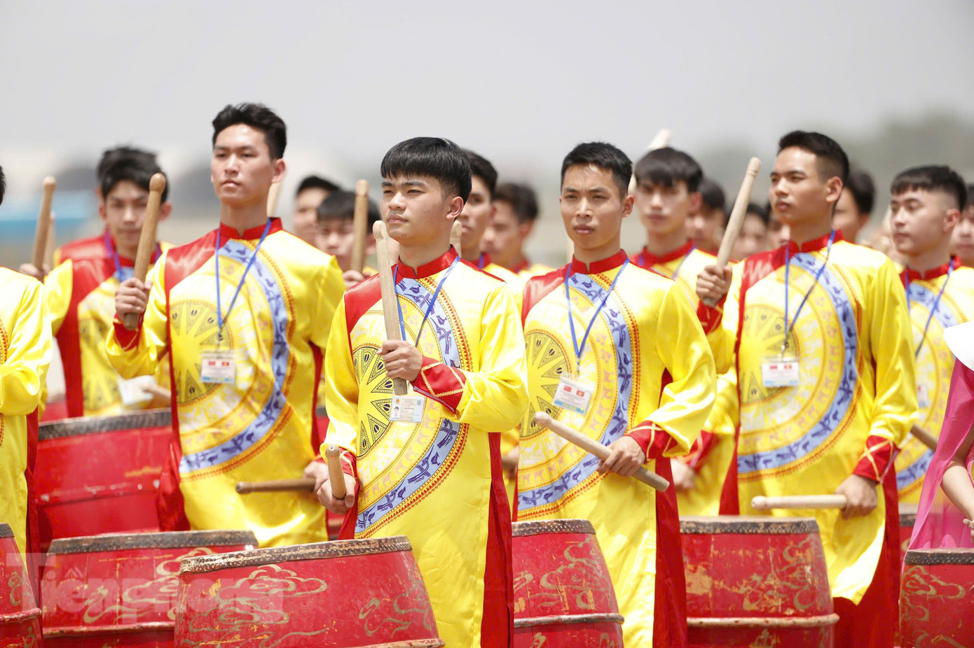 Đội trống chào mừng Tổng Bí thư, Chủ tịch nước Trung Quốc Tập Cận Bình tại sân bay quốc tế Nội Bài. Ảnh: Như Ý Đội trống chào mừng Tổng Bí thư, Chủ tịch nước Trung Quốc Tập Cận Bình tại sân bay quốc tế Nội Bài. Ảnh: Như Ý