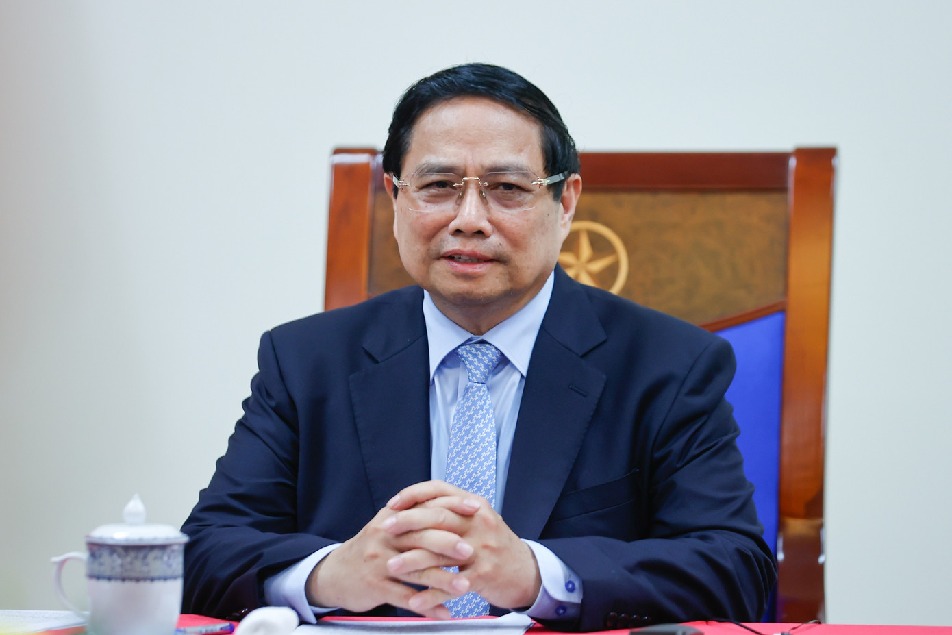 Thủ tướng Phạm Minh Chính trong cuộc điện đàm với Thủ tướng Malaysia. Ảnh: VGP Thủ tướng Phạm Minh Chính trong cuộc điện đàm với Thủ tướng Malaysia. Ảnh: VGP