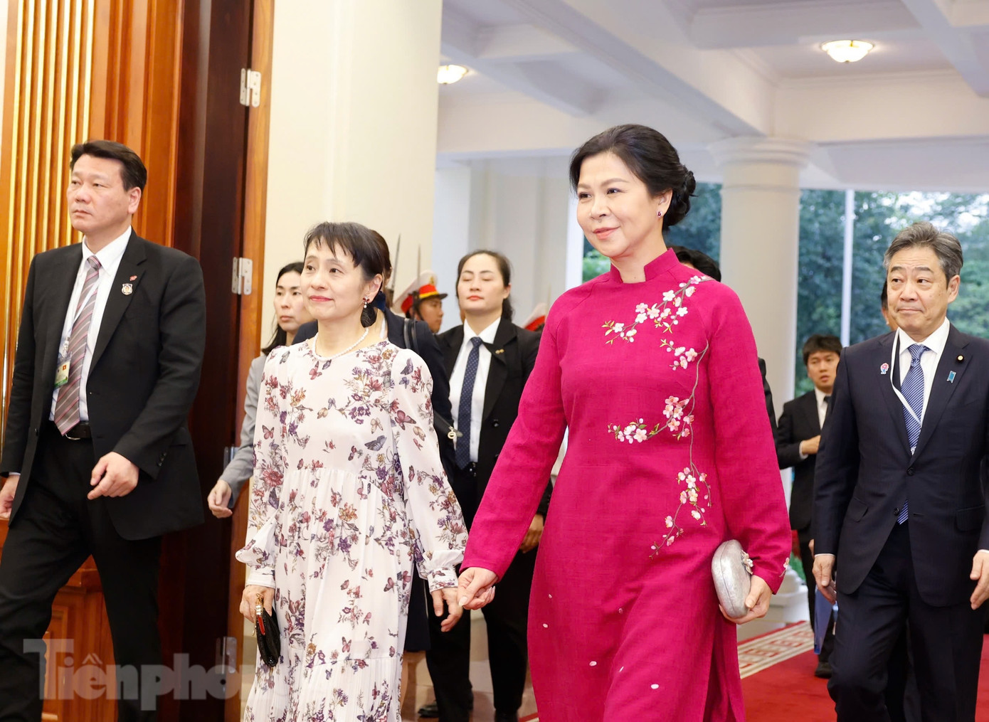 Phu nhân Ngô Phương Ly và Phu nhân Yoshiko Ishiba. Ảnh: Như Ý