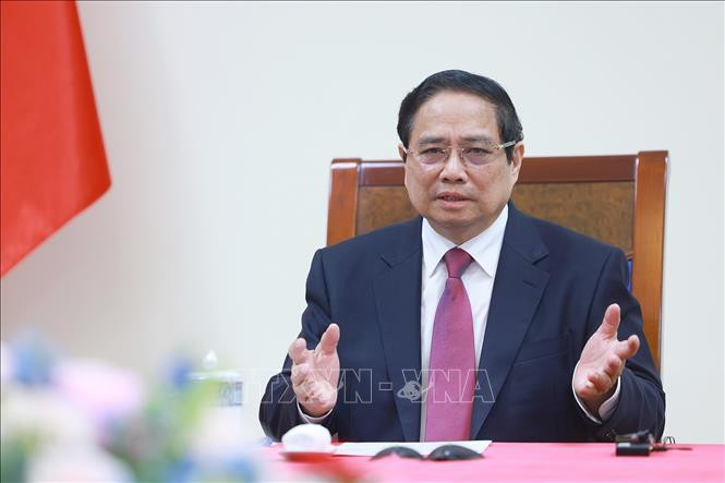 Thủ tướng Phạm Minh Chính trong cuộc điện đàm với Thủ tướng New Zealand ngày 10/4. (Ảnh: TTXVN)