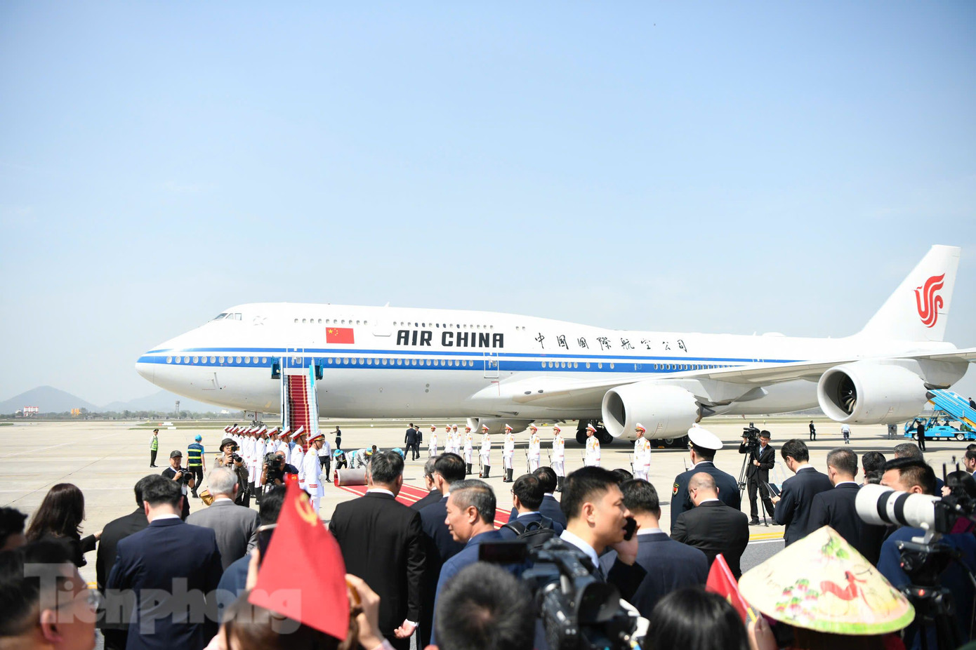 Toàn cảnh lễ tiễn Tổng Bí thư, Chủ tịch nước Trung Quốc. Ảnh: Như Ý Toàn cảnh lễ tiễn Tổng Bí thư, Chủ tịch nước Trung Quốc. Ảnh: Như Ý