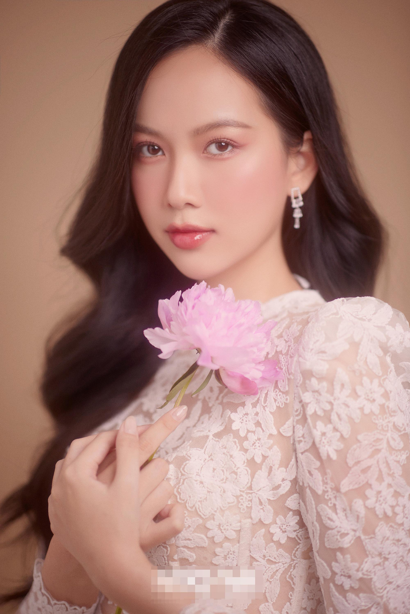 Phương Quỳnh lọt Top 5 Hoa hậu Việt Nam 2020 và giành danh hiệu Người đẹp có làn da đẹp nhất.