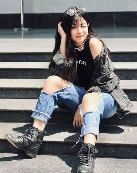 Chia sẻ với Tiền Phong, Võ Hoài Anh tâm sự: “Khi mà nghe ba quay lại màn hình nhỏ, tôi thật sự rất vui và động viên ba rất nhiều. Để mà nói người nghệ sĩ, đằng đẵng bao nhiêu năm không được tiếp tục đam mê mà mình theo đuổi ai cũng nhớ cả, ba tôi cũng vậy”.