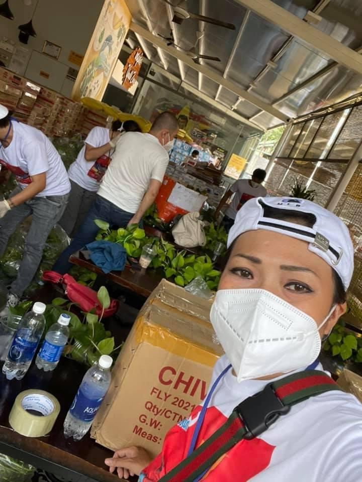 Thời gian gần đây, Phương Thanh liên tục tham gia các CLB tình nguyện, hoạt động thiện nguyện, phát đồ cứu trợ tới người khó khăn trong tâm dịch. Thời gian gần đây, Phương Thanh liên tục tham gia các CLB tình nguyện, hoạt động thiện nguyện, phát đồ cứu trợ tới người khó khăn trong tâm dịch.