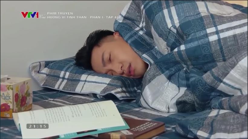 Xuất thân là công tử nhà giàu, gia đình sở hữu công ty lớn nhưng bộ chăn ga của Long dùng từ năm này qua năm khác khiến khán giả thắc mắc.