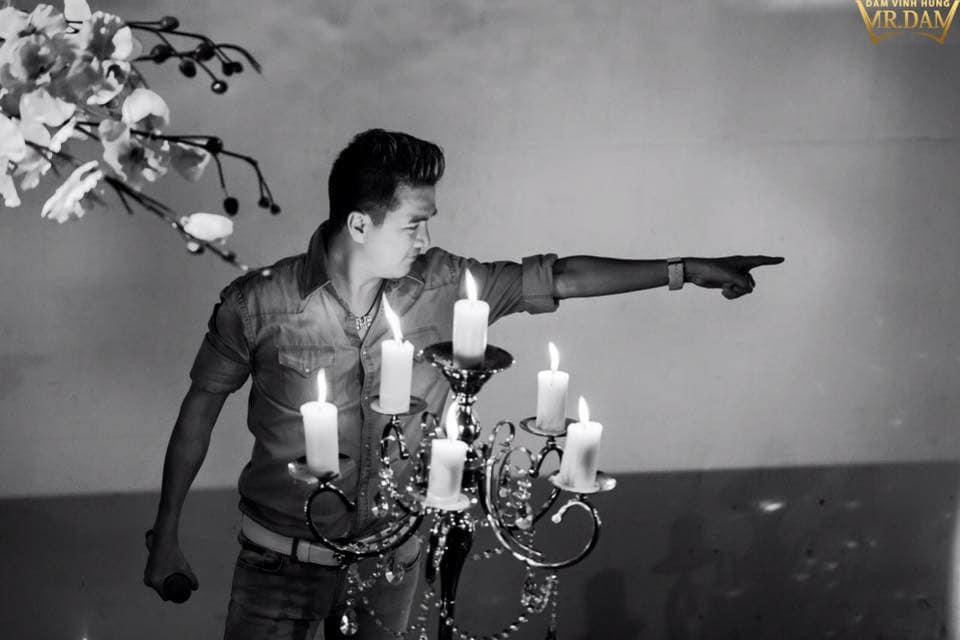 Đàm Vĩnh Hưng khẳng định đánh cược và làm tới cùng với tin đồn ăn chặn từ thiện.