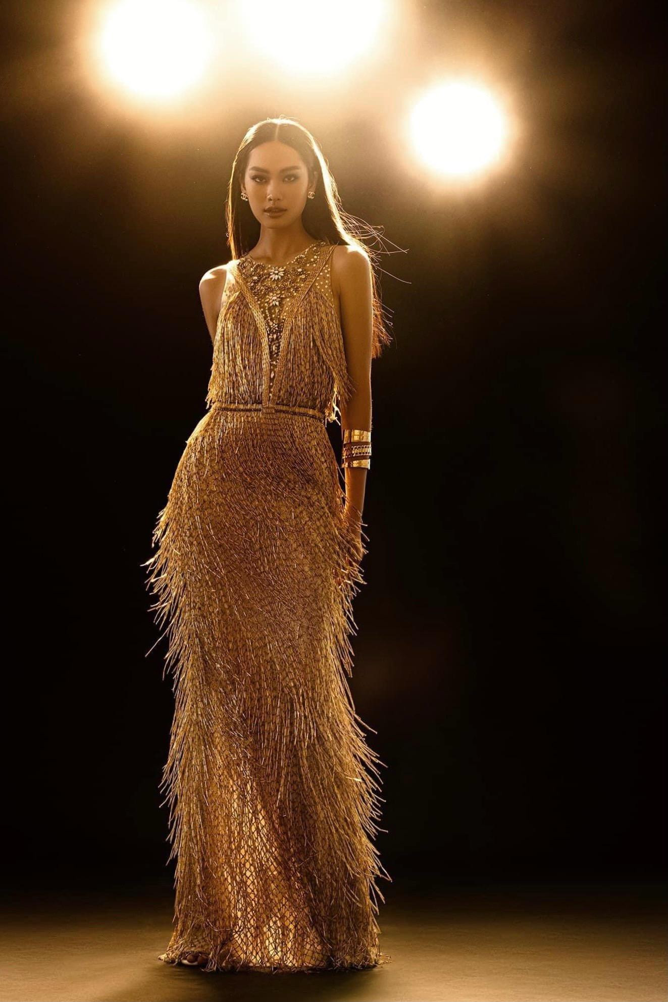 Bùi Thị Thanh Nhàn, sinh năm 1999, đến từ Bình Thuận. Cô gây ấn tượng mạnh với làn da nâu và vẻ đẹp khỏe khoắn, hiện đại. Bùi Thị Thanh Nhàn, sinh năm 1999, đến từ Bình Thuận. Cô gây ấn tượng mạnh với làn da nâu và vẻ đẹp khỏe khoắn, hiện đại.