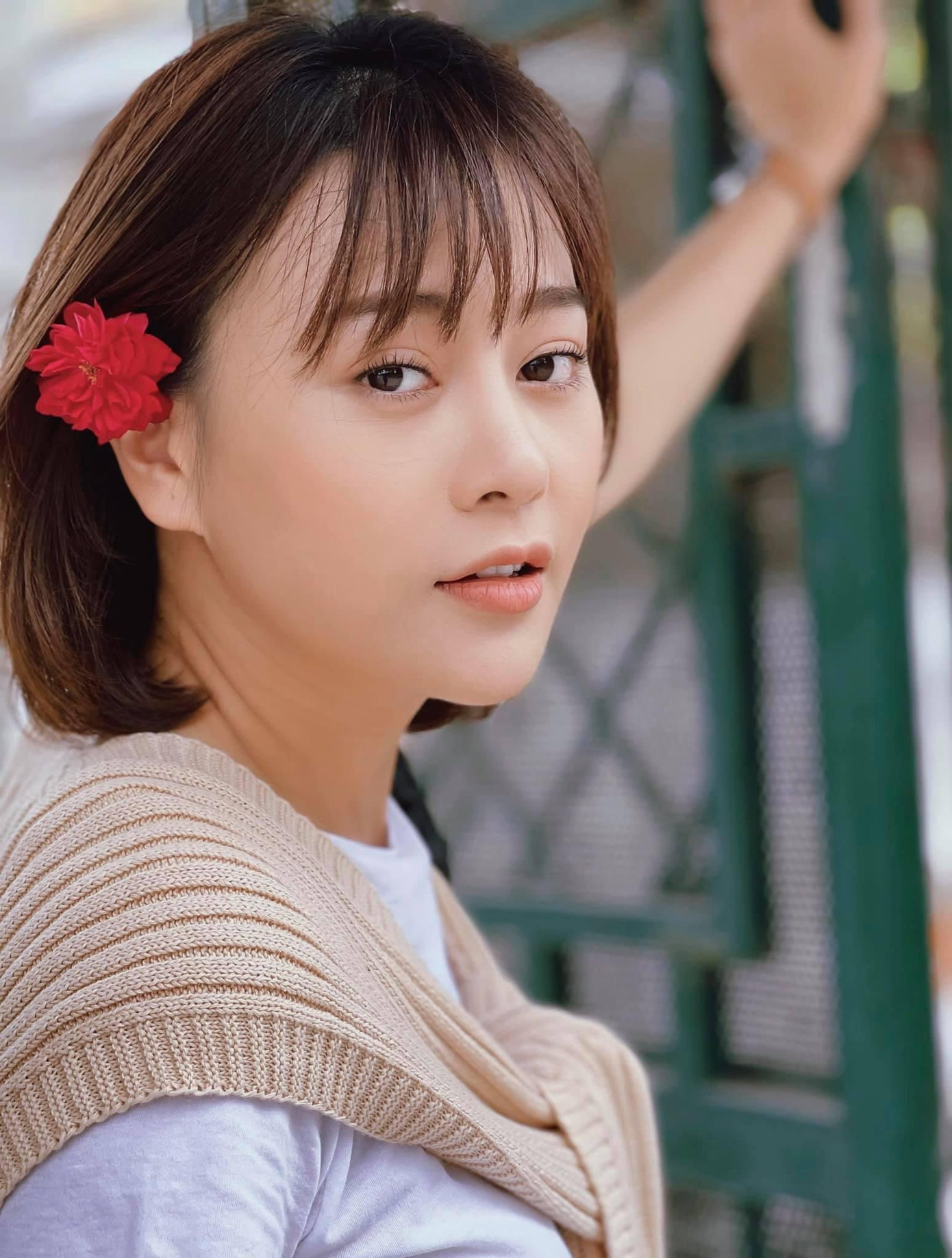 Cô chia sẻ: “Oanh đã yêu cầu rút tên không tham gia tranh giải VTV Awards năm nay ngay từ khi giải chuẩn bị khởi động. Và đến giờ vẫn sẽ giữ vững quyết định này. Mong BTC và khán giả tôn trọng quyết định của Oanh. Còn lý do thì như Oanh đã từng chia sẻ với fans của mình trước đó rồi. Oanh chỉ muốn an bình nhất có thể để tập trung trọn vẹn với vai diễn của Oanh, với những khán giả tin tưởng, yêu thương Oanh chân thành”. Cô chia sẻ: “Oanh đã yêu cầu rút tên không tham gia tranh giải VTV Awards năm nay ngay từ khi giải chuẩn bị khởi động. Và đến giờ vẫn sẽ giữ vững quyết định này. Mong BTC và khán giả tôn trọng quyết định của Oanh. Còn lý do thì như Oanh đã từng chia sẻ với fans của mình trước đó rồi. Oanh chỉ muốn an bình nhất có thể để tập trung trọn vẹn với vai diễn của Oanh, với những khán giả tin tưởng, yêu thương Oanh chân thành”.