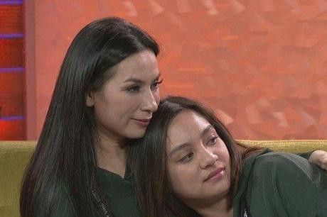 Lẽ ra Phi Nhung đã sớm về Mỹ đoàn tụ với con gái nhưng nữ ca sĩ nán lại khi Tp.HCM bùng dịch.