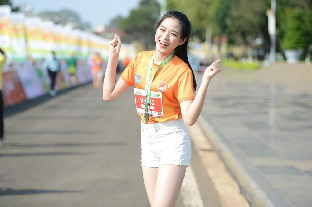 Hoa hậu Đỗ Thị Hà lần đầu đồng hành cùng chương trình.