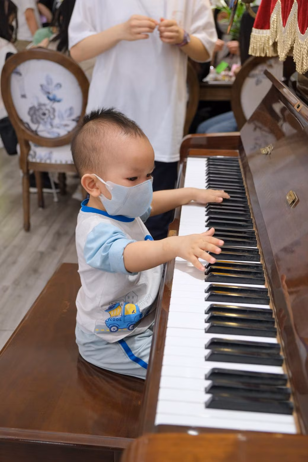 Chương trình made-by-teen nhưng thu hút sự tham gia của khách mời ở đa dạng lứa tuổi.