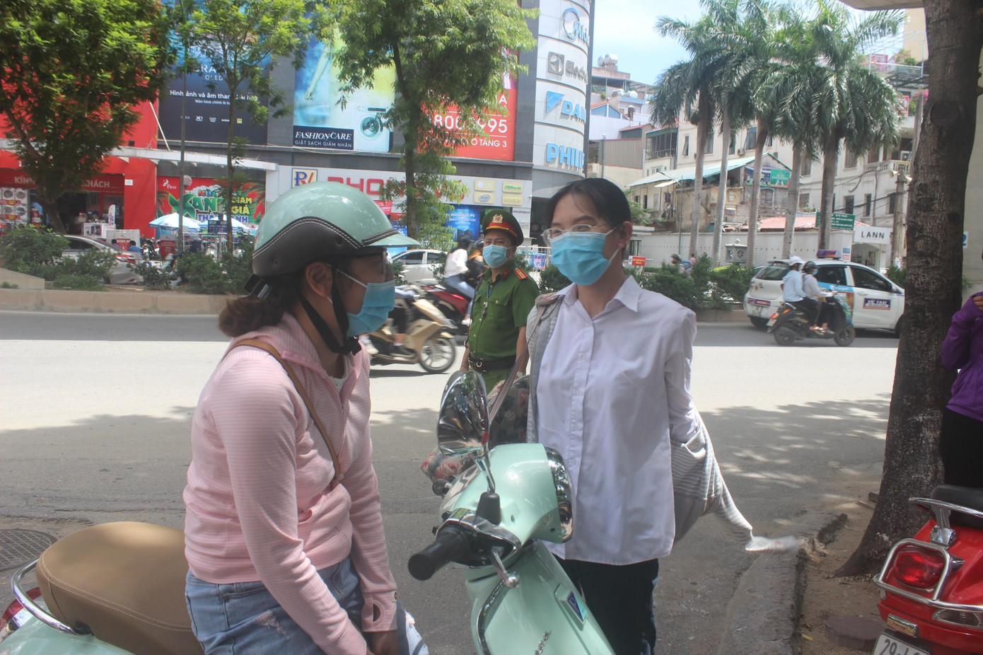 Diễn ra trong bối cảnh dịch COVID-19 còn diễn biến khó lường nên một trong những quy định quan trọng đối với tất cả thí sinh tham dự kỳ thi là phải hoàn thành khai báo y tế trực tuyến xong trước ngày 7/7/2021.