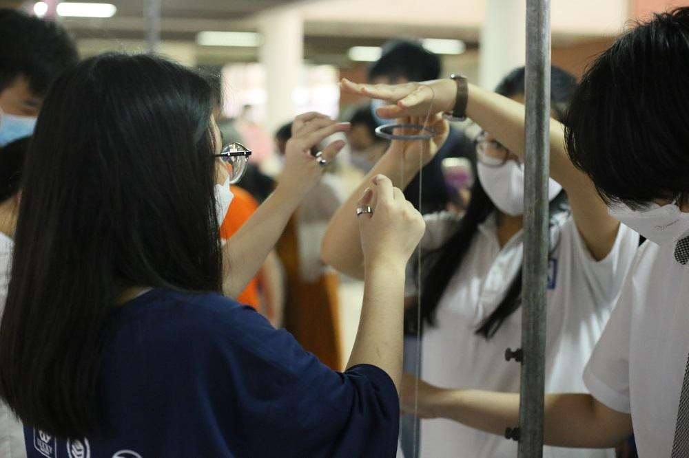 Triển lãm là nơi những "tín đồ" khoa học được giao lưu, học hỏi và cùng lan tỏa tình yêu với lĩnh vực này. Triển lãm là nơi những "tín đồ" khoa học được giao lưu, học hỏi và cùng lan tỏa tình yêu với lĩnh vực này.