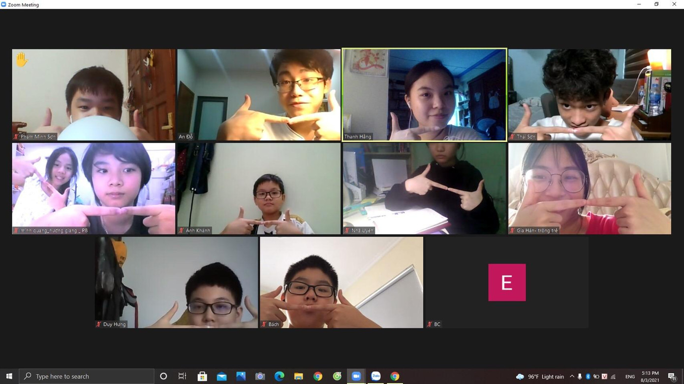 Các bạn nhỏ hào hứng tham gia trại hè dưới sự hướng dẫn của các anh chị. Các bạn nhỏ hào hứng tham gia trại hè dưới sự hướng dẫn của các anh chị.