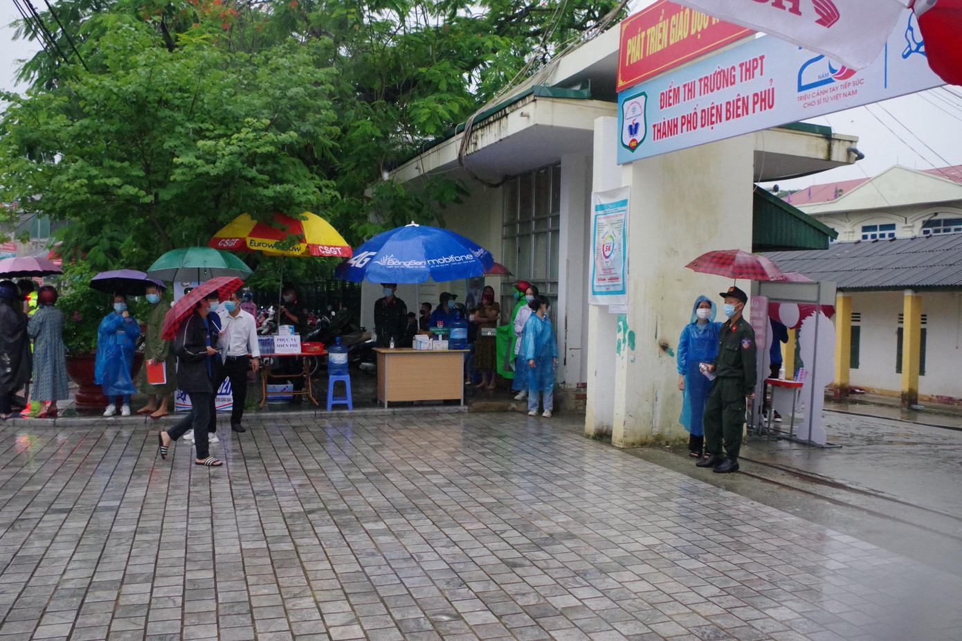 Hình ảnh tại điểm thi trường THPT thành phố Điện Biên Phủ. Hình ảnh tại điểm thi trường THPT thành phố Điện Biên Phủ.