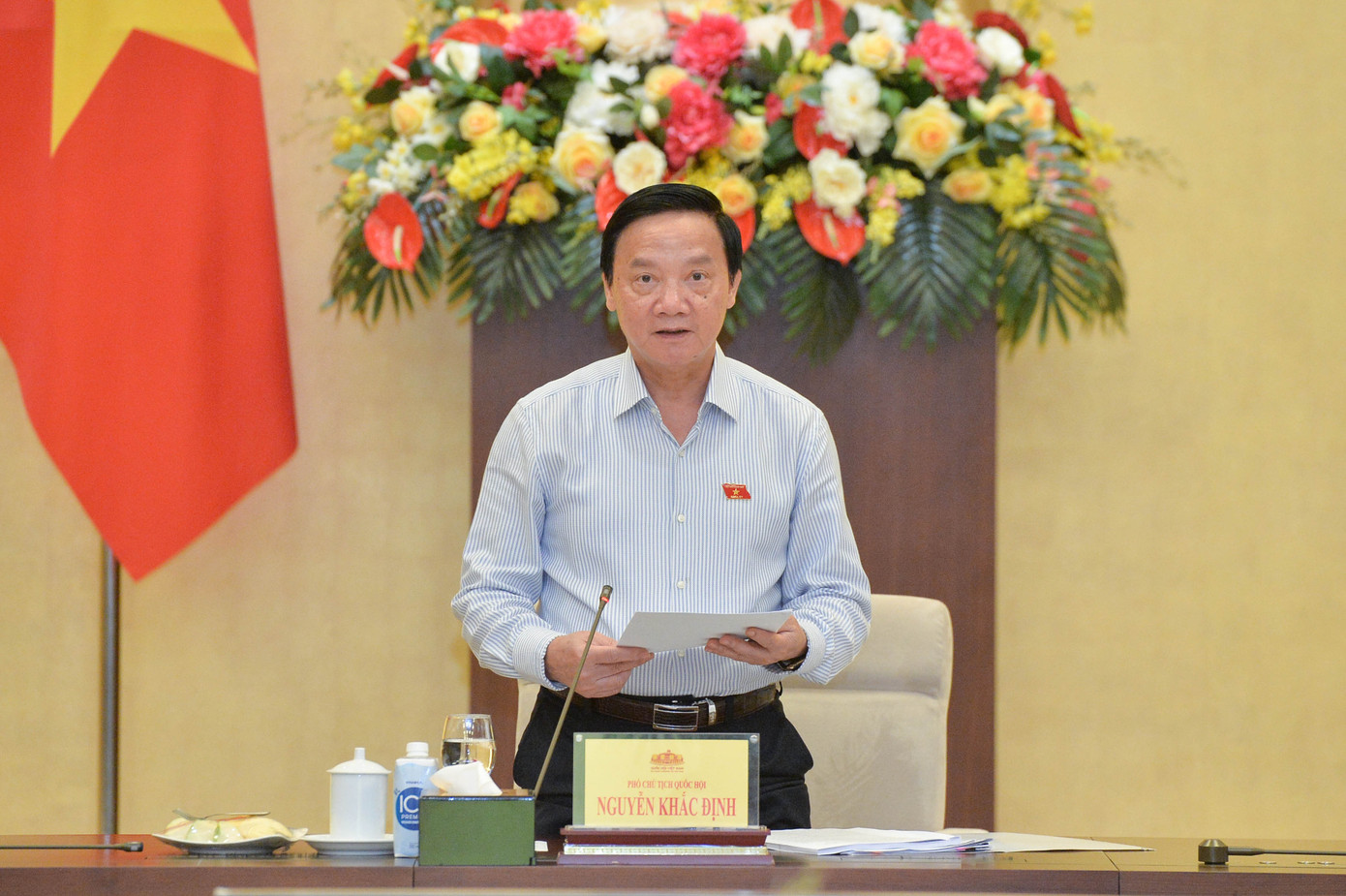 Phó Chủ tịch Quốc hội Nguyễn Khắc Định chủ trì họp giao ban. Ảnh: Hồ Long