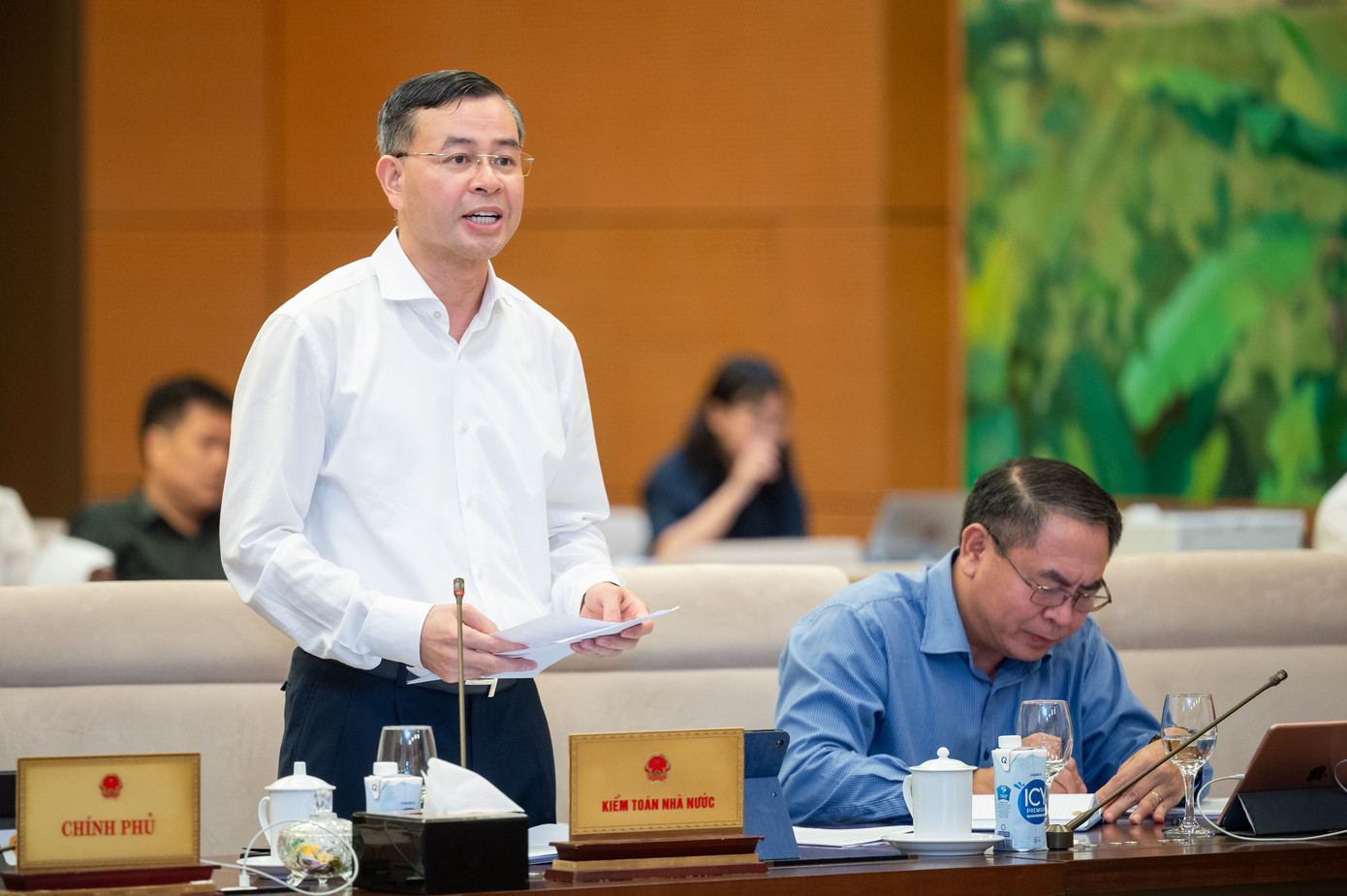 Tổng Kiểm toán Nhà nước Ngô Văn Tuấn tại phiên họp. Tổng Kiểm toán Nhà nước Ngô Văn Tuấn tại phiên họp.