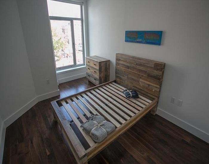 Người dân hoàn toàn có thể mua lại với giá 650.000 USD. Do không có đủ nguồn lực nên BFC vào cuộc. Hai bên ký hợp đồng về việc cải tạo, xóa bỏ hoặc xây mới tòa nhà