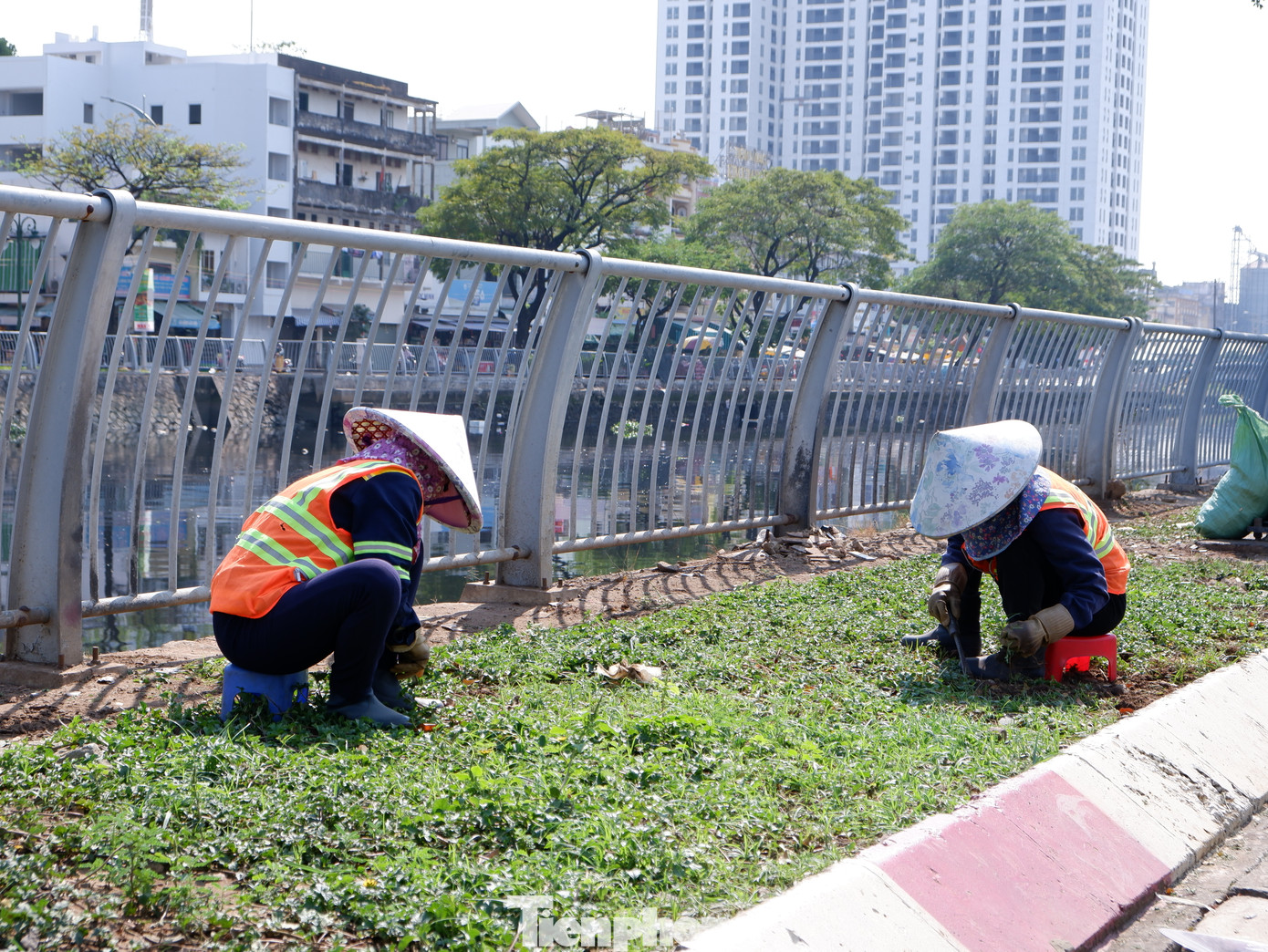 Thời tiết nắng nóng dễ khiến mọi người mệt mỏi, uể oải nếu phải di chuyển hoặc làm việc ngoài trời trong thời gian dài.