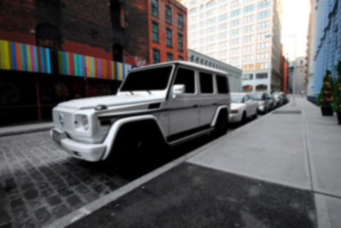 Giá của một chiếc G550 AMG mới tại thị trường Mỹ là hơn 110.000 USD. Tuy nhiên, giới sành xe cho rằng, chiếc xe của Cường Đô la là xe cũ, do đó có giá tại Việt Nam cũng chỉ khoảng 100.000 USD (khoảng hơn 2 tỷ đồng)