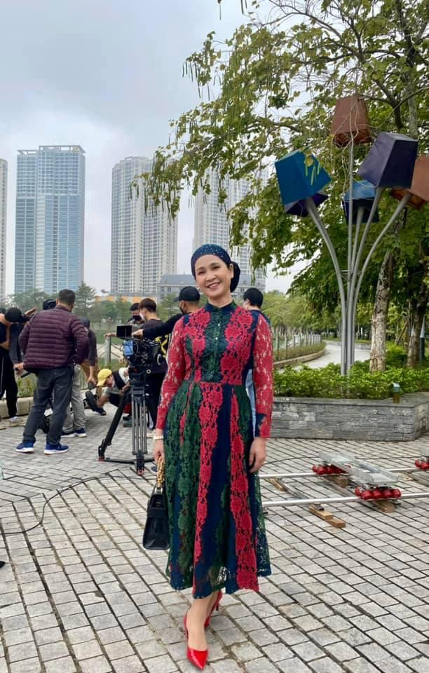 NSND Lan Hương trước khi phát hiện dương tính. Sau đó chị buộc phải tạm ngừng công việc. Ảnh: FBNV