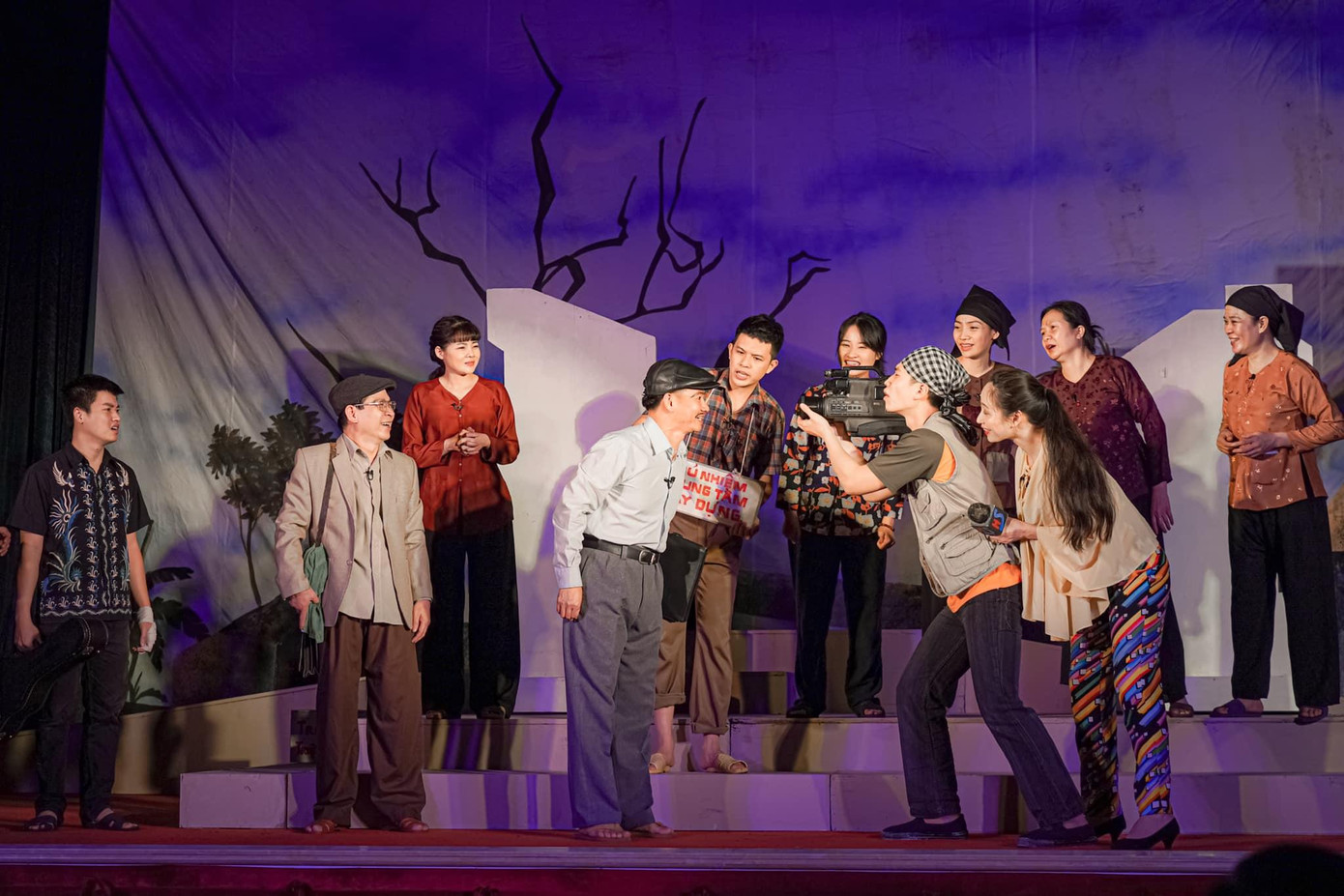 Nhà hát Kịch Việt Nam vừa phải hoãn một số lịch diễn dịp 8/3 do nhiều F0.