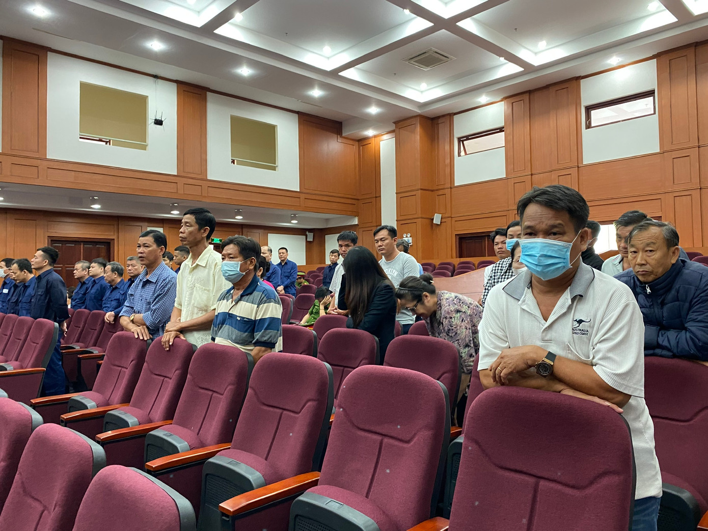 Các bị cáo tại phiên tòa phúc thẩm 'đại án' buôn lậu 200 triệu lít xăng.