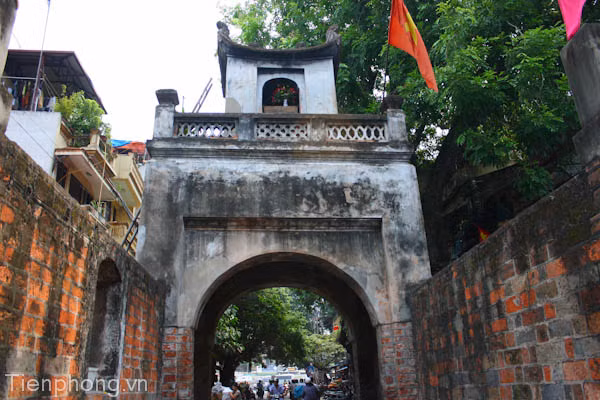 Ô Quan Chưởng trước đợt trùng tu năm 2010. Ảnh: Phan Kiền Ô Quan Chưởng trước đợt trùng tu năm 2010