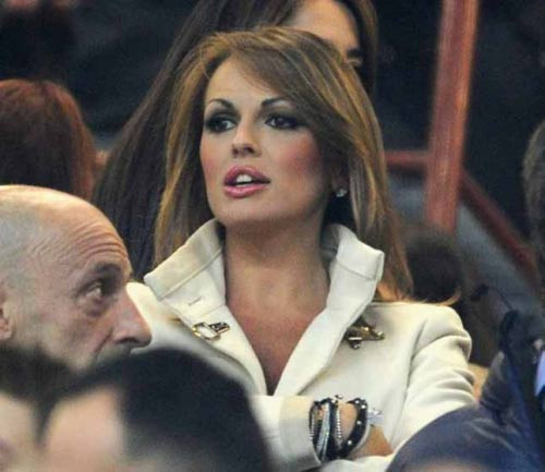 Pascale- bóng hồng xinh đẹp mới của ông già 